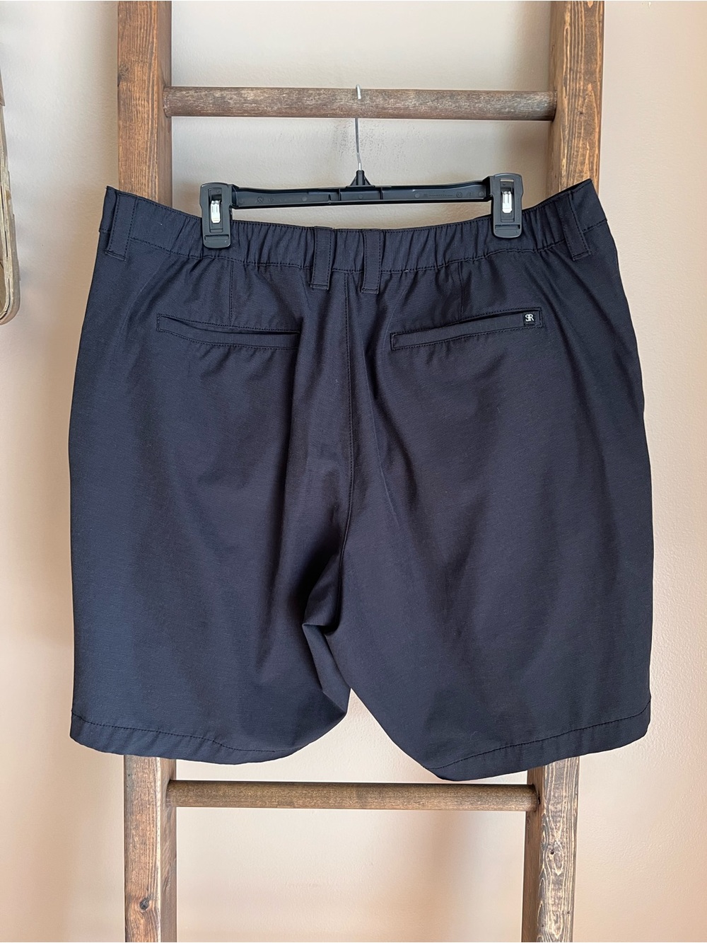 Banana Republic Men's Black Performance Shorts - Picture 2 of 6